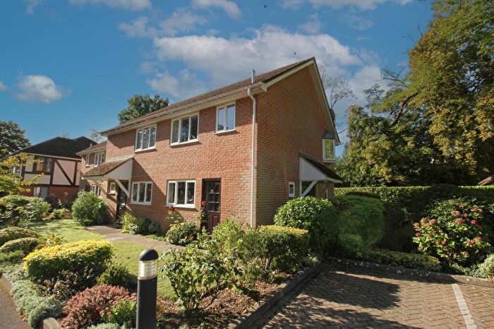 2 Bedroom End Of Terrace House For Sale In Pegasus Court, Fleet, GU51