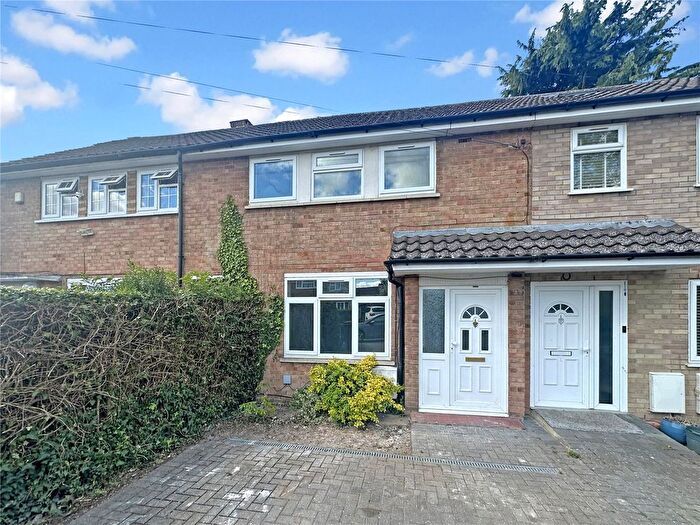 3 Bedroom Terraced House For Sale In Swabey Road, Slough, Berkshire, SL3