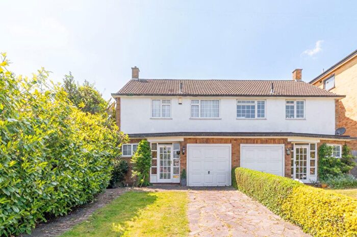 3 Bedroom Semi Detached House For Sale In Kent House Road, New Beckenham, London, SE26