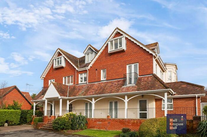 2 Bedroom Apartment For Sale In Victoria Road, Swanage, BH19