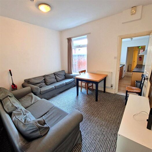 7 Bedroom Terraced House To Rent In Dawlish Road, Selly Oak, Birmingham, B29