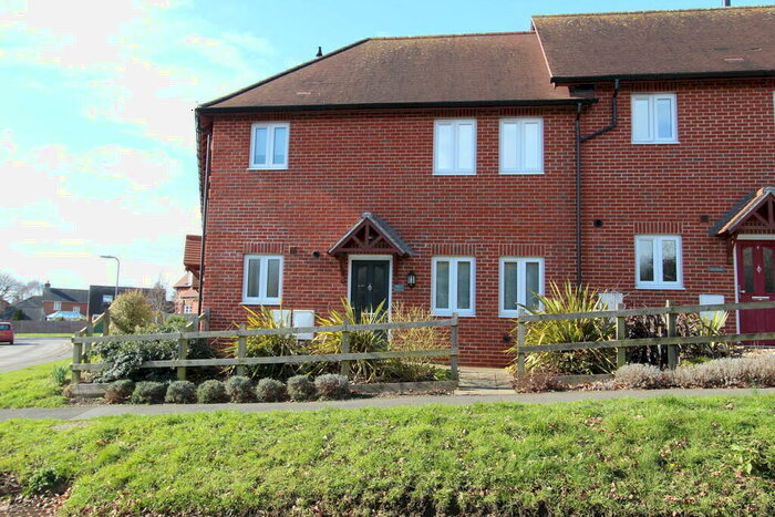 2 Bedroom Ground Flat To Rent In Tappenden House, Station Road, PO17