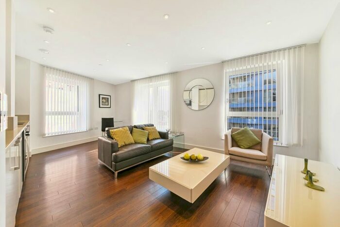 1 Bedroom Flat To Rent In Queensland Road, London, N7