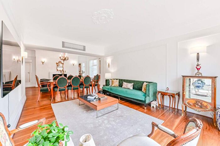 4 Bedroom Flat To Rent In Marylebone Road, Marylebone, London, NW1