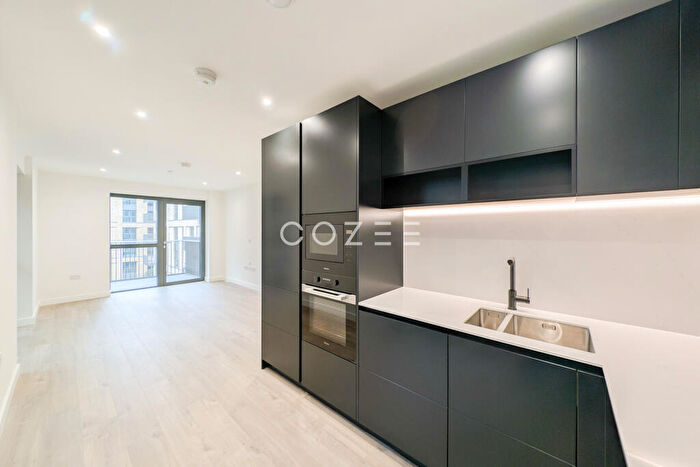 1 Bedroom Flat To Rent In Scarlet Court, Woodberry Down, N4