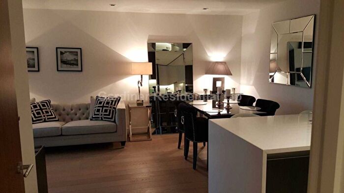 1 Bedroom Flat For Sale In Skyline House, Dickens Yard, Ealing, W5