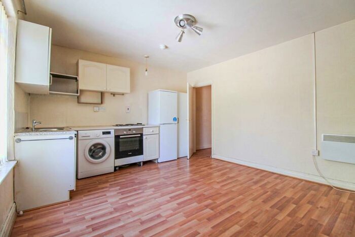 1 Bedroom Flat To Rent In Henley Street, Bramley, LS13