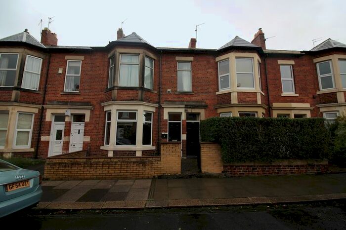 2 Bedroom Flat To Rent In Sandringham Road, Gosforth, Newcastle Upon Tyne, NE3