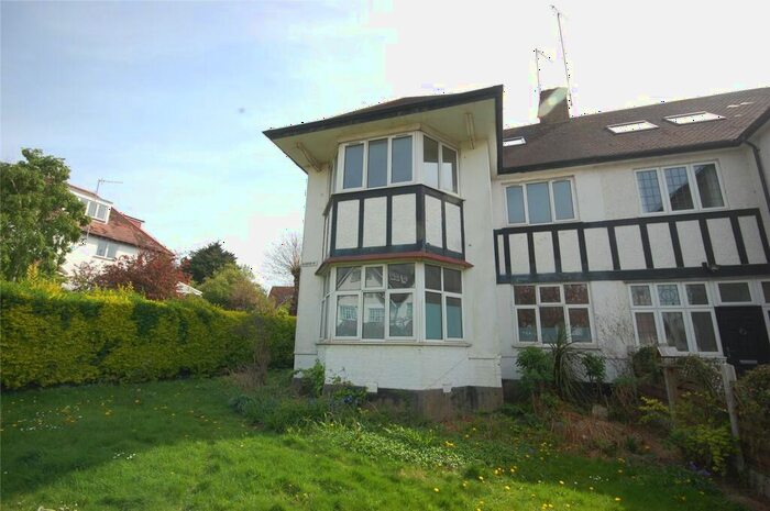 5 Bedroom Semi-Detached House To Rent In Hodford Road, Golders Green, NW11