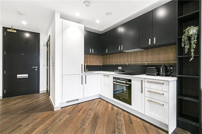 1 Bedroom Flat To Rent In Eden Grove, Staines-Upon-Thames, Surrey, TW18