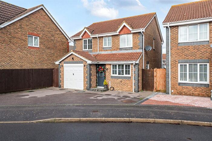3 Bedroom Detached House For Sale In Howard Close, Lee-On-The-Solent, PO13