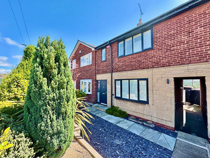 3 Bedroom Town House To Rent In Deacons Way, Monk Bretton, Barnsley, S71