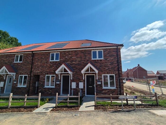 2 Bedroom End Of Terrace House For Sale In Magpie Close, Waltham, Grimsby, DN37