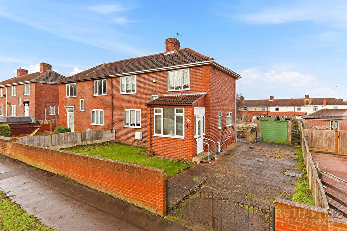 3 Bedroom Semi Detached House For Sale In Broomhouse Lane, New Edlington, DN12