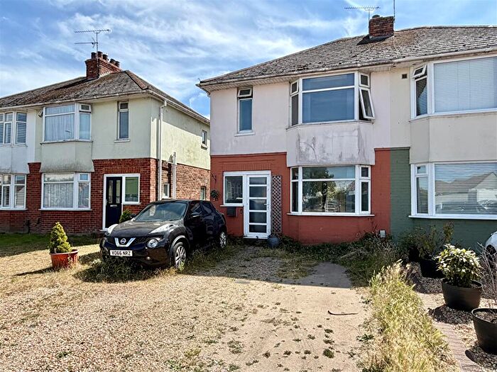 3 Bedroom Semi-Detached House For Sale In Blandford Road, Hamworthy, BH15