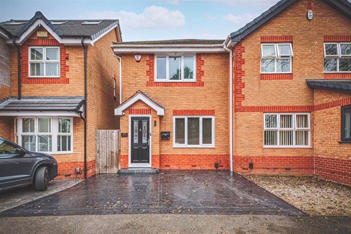 3 Bedroom Semi-Detached House To Rent In Dewchurch Drive, Sunnyhill, Derby, DE23