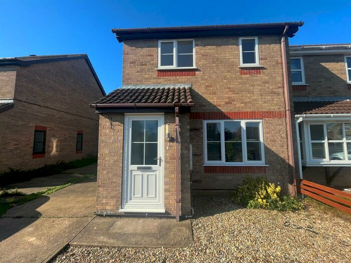 3 Bedroom End Of Terrace House To Rent In Swallow Drive, Louth, LN11