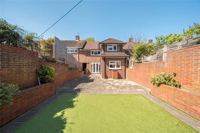 4 Bedroom Terraced House For Sale In Beaufort Road, Woking, Surrey, GU22