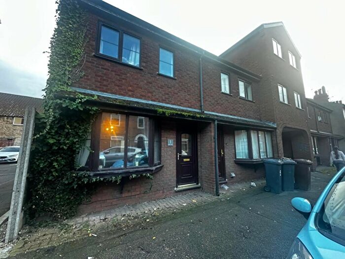 2 Bedroom House To Rent In Tealby Street, Lincoln, LN5