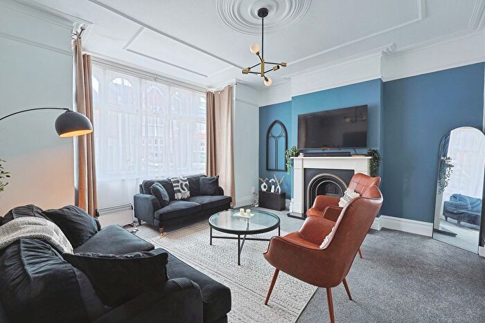 4 Bedroom End Terrace House For Sale In Merton Avenue, London, W4