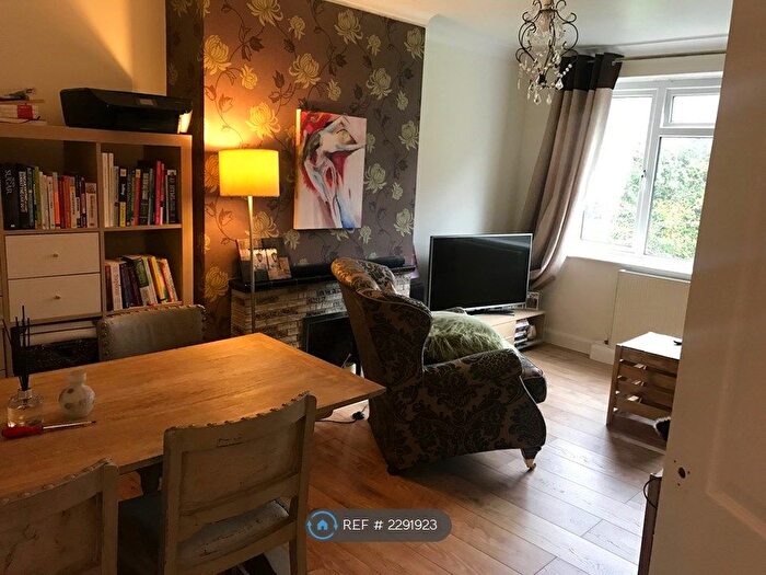 2 Bedroom Maisonette To Rent In Clewer New Town, Windsor, SL4