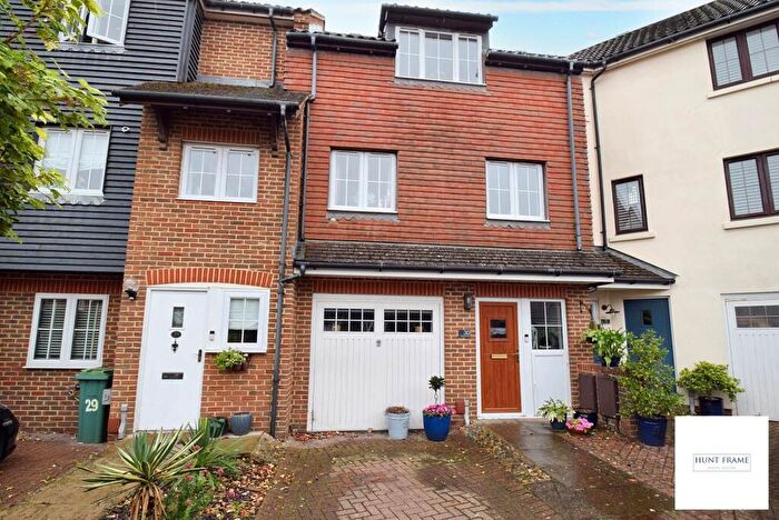 3 Bedroom Town House For Sale In Havana Court, Eastbourne, BN23