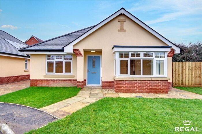 3 Bedroom Bungalow For Sale In Eleanor Gardens, Walworth Road, Picket Piece, SP11