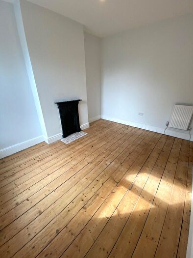 2 Bedroom Apartment To Rent In Corporation Road, Cardiff(City), CF11