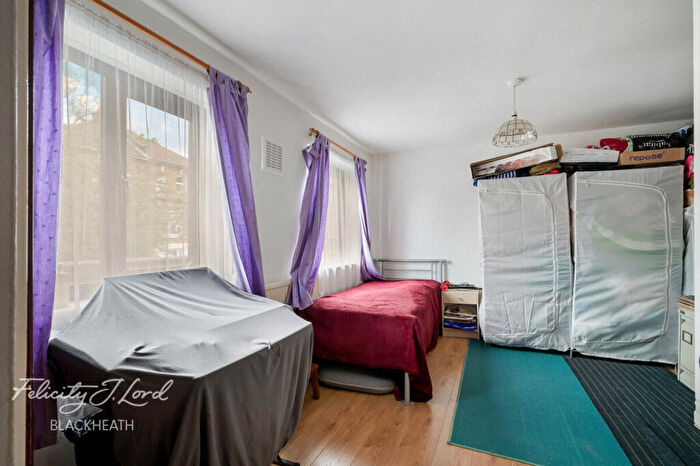 1 Bedroom Flat For Sale In Charlton Church Lane, London, SE7