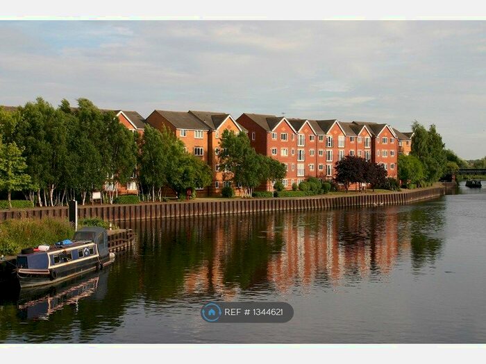 2 Bedroom Flat To Rent In Bream Close, London, N17