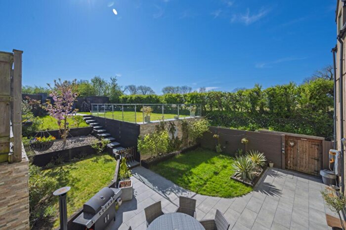 4 Bedroom Detached House For Sale In Cricklade Road, South Cerney, GL7