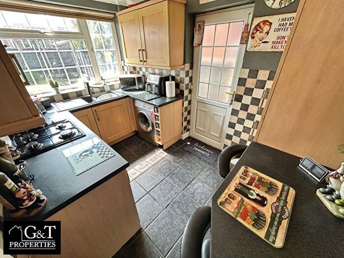 3 Bedroom Semi-detached House For Sale In Saltwells Road, Dudley, DY2