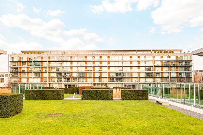 1 Bedroom Flat For Sale In Highbury Stadium Square, Highbury, N5