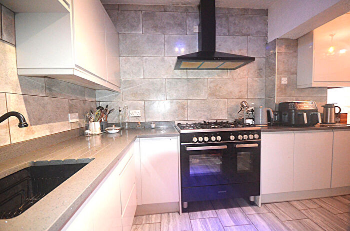 5 Bedroom Bungalow To Rent In Wolseley Road, RM7