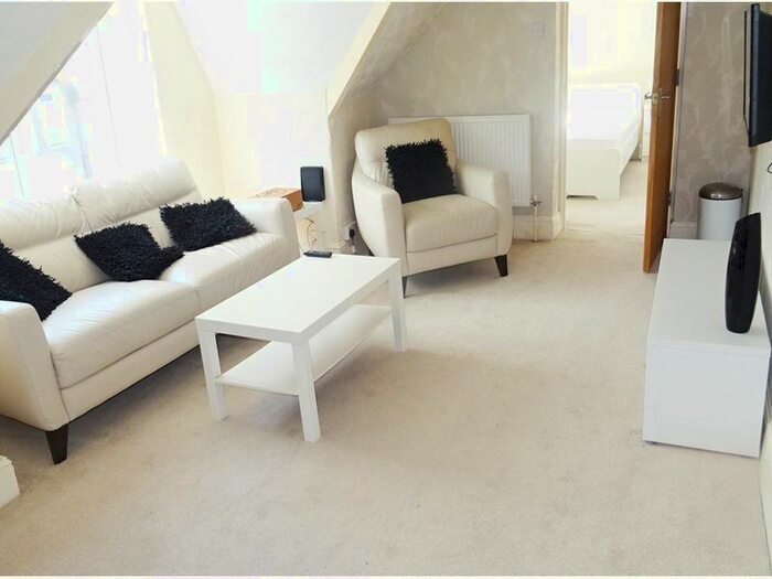 2 Bedroom Flat To Rent In Marlborough Road, Roath, Cardiff, CF23