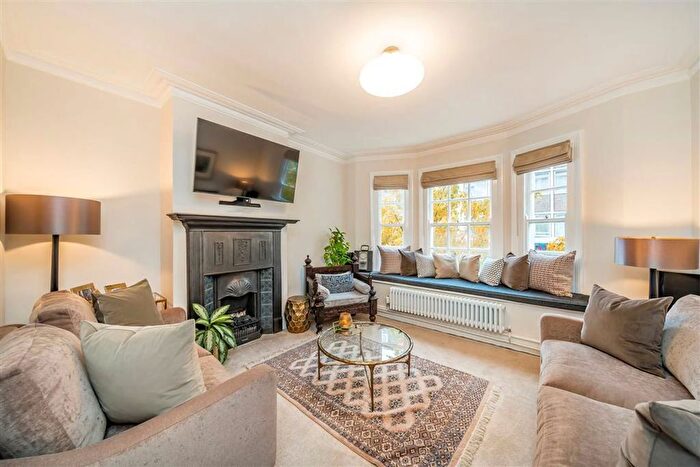 3 Bedroom Flat To Rent In Dorset Street, Marylebone, W1U