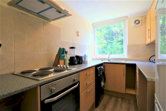 2 Bedroom Flat For Sale In Goldington Green, Bedford, MK41