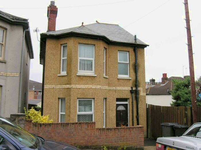 5 Bedroom House To Rent In Bedroom Detached House In Winton, BH9