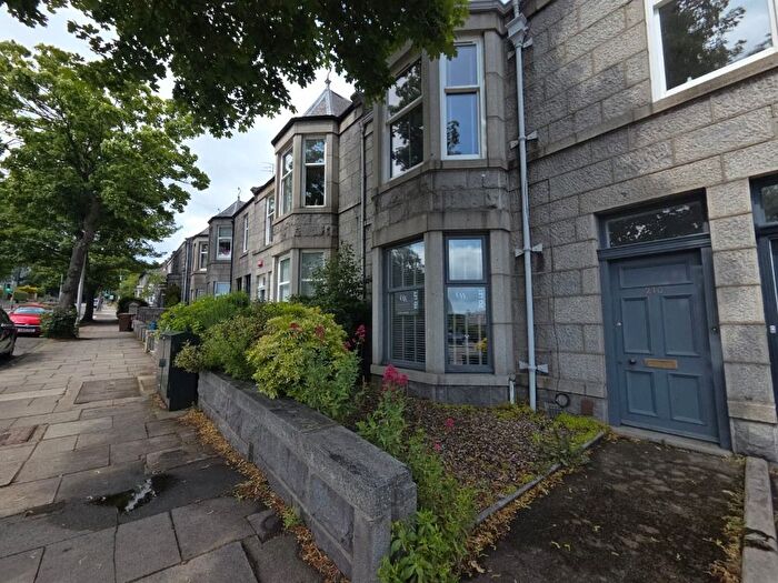 2 Bedroom Flat To Rent In Midstocket Road, Rosemount, Aberdeen, AB15