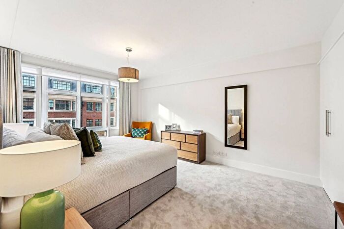 1 Bedroom Flat To Rent In Sloane Street, Knightsbridge, London, SW1X