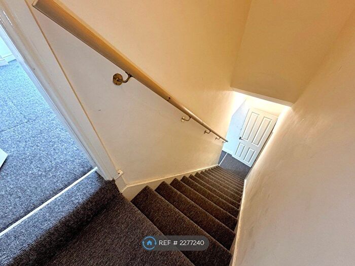 1 Bedroom Flat To Rent In Firth Park Road, Sheffield, S5