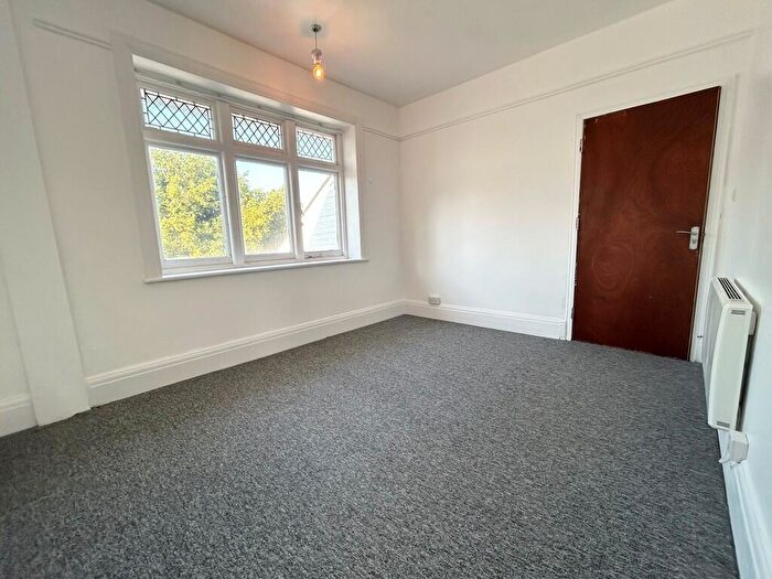 Flat To Rent In Milton Road, Bournemouth, BH8