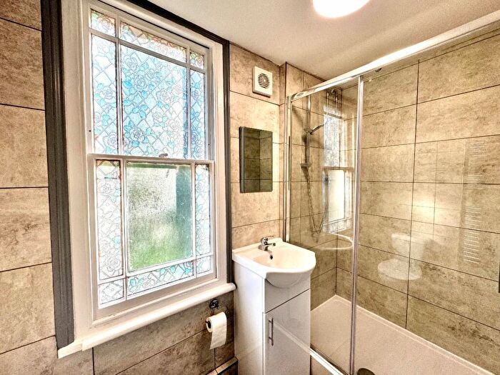 7 Bedroom Terraced House To Rent In Bedroom Student Home - Whitstable Road, CT2