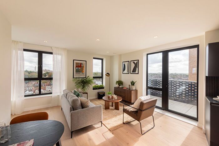 1 Bedroom Flat For Sale In Boston Road, Hanwell, W7