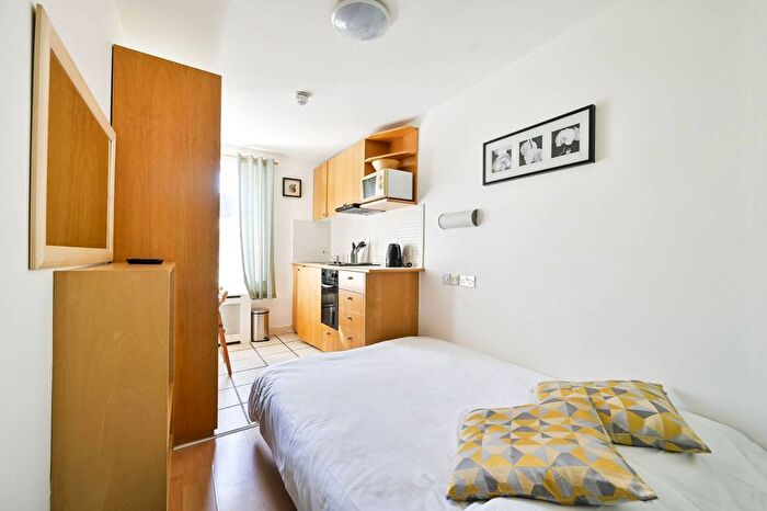 Studio To Rent In Penywern Road, Earls Court, London, SW5