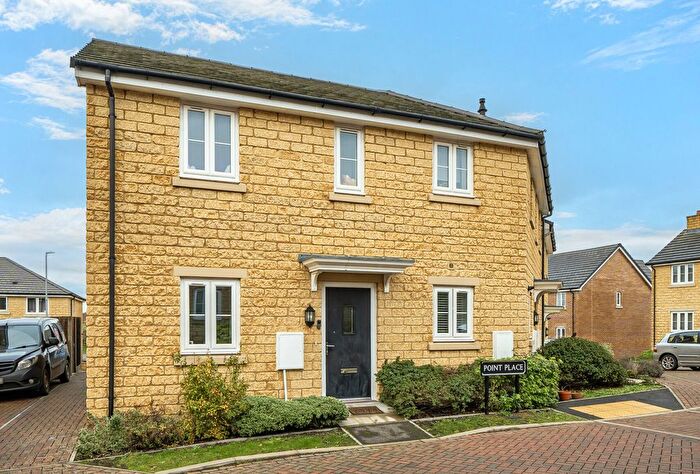2 Bedroom Maisonette For Sale In Point Place, Witney, Oxfordshire, OX28