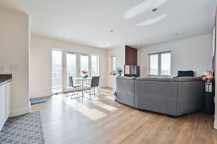 2 Bedroom Flat For Sale In Sudbury Hill, Harrow, HA1