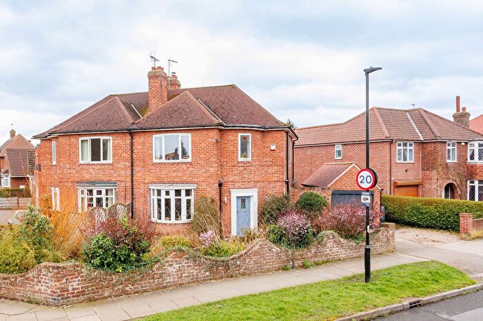 4 Bedroom Semi Detached House For Sale In Westlands Grove, York, YO31