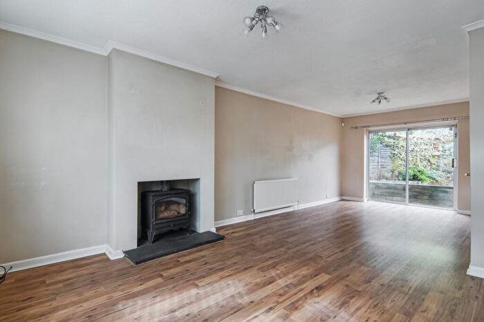 3 Bedroom Terraced House For Sale In Wendover Rise, Coventry, CV5