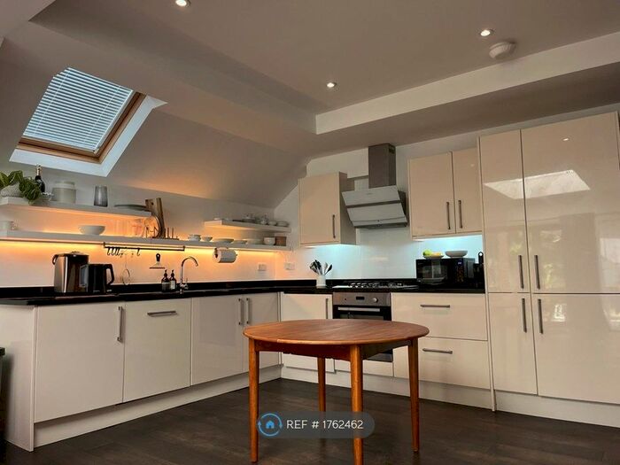 2 Bedroom Flat To Rent In Ground Floor, London, SW6